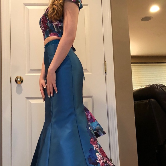 Ellie Wilde Two-Piece Prom Dress - Picture 3 of 4